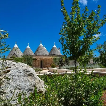 别墅 Trulli Alma Viva Con Piscina