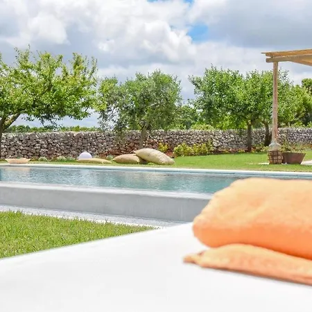 别墅 Trulli Alma Viva Con Piscina 奥斯图尼
