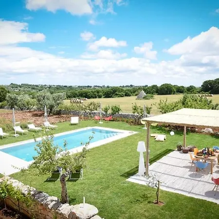 别墅 Trulli Alma Viva Con Piscina *