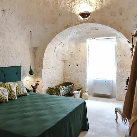 别墅 Trulli Alma Viva Con Piscina
