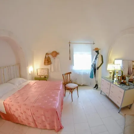别墅 Trulli Alma Viva Con Piscina