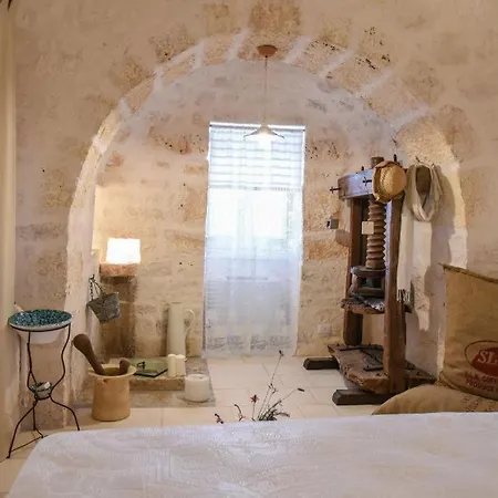 别墅 Trulli Alma Viva Con Piscina