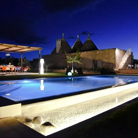 别墅 Trulli Alma Viva Con Piscina