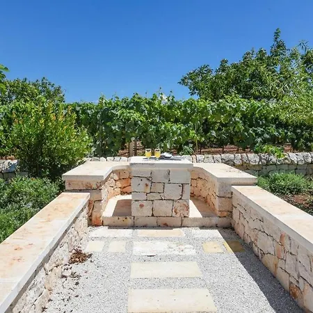 别墅 Trulli Alma Viva Con Piscina