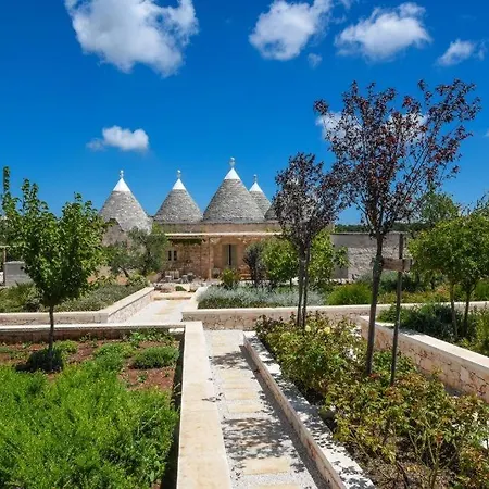 别墅 Trulli Alma Viva Con Piscina